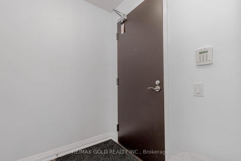 Photo 8 at 511 - 5 Valhalla Inn Road, City Centre West, Toronto