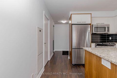 Photo 13 at 511 - 5 Valhalla Inn Road, City Centre West, Toronto