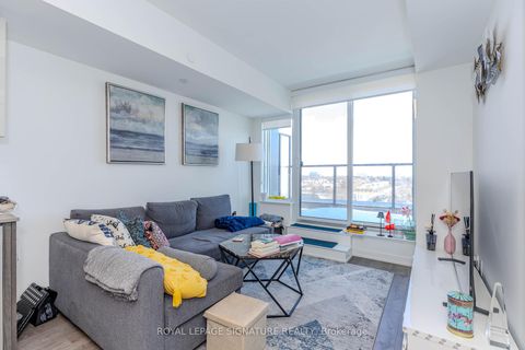 Photo 10 at 813 - 556 Marlee Avenue, Glen Park, Toronto