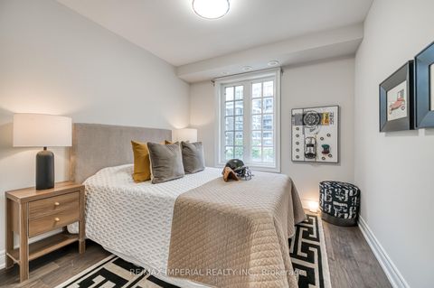 Photo 26 at 21 MACKENZIE'S STAND Avenue, Unionville, Markham