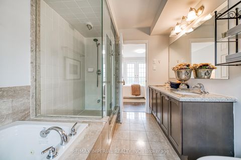 Photo 32 at 21 MACKENZIE'S STAND Avenue, Unionville, Markham