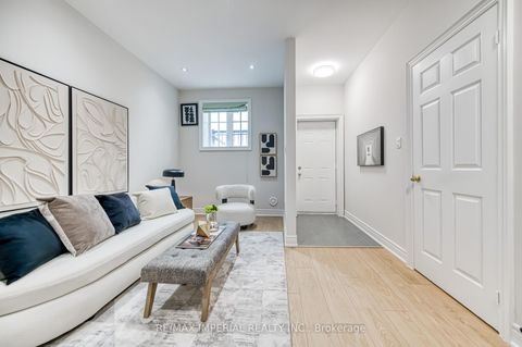 Photo 39 at 21 MACKENZIE'S STAND Avenue, Unionville, Markham