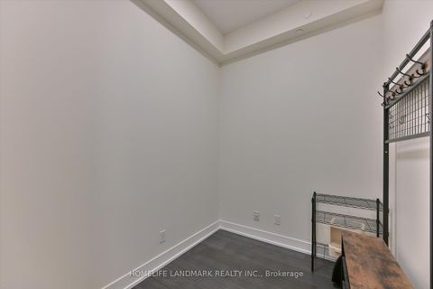 Photo 6 at Lph20 - 9471 Yonge Street, Observatory, Richmond Hill