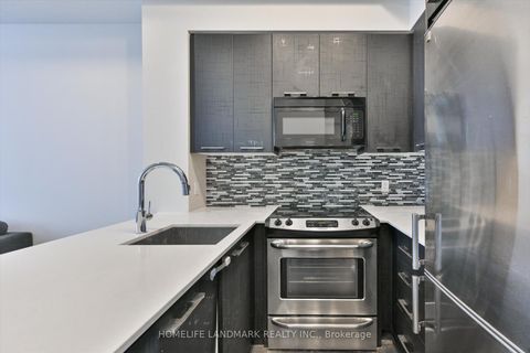 Photo 10 at Lph20 - 9471 Yonge Street, Observatory, Richmond Hill