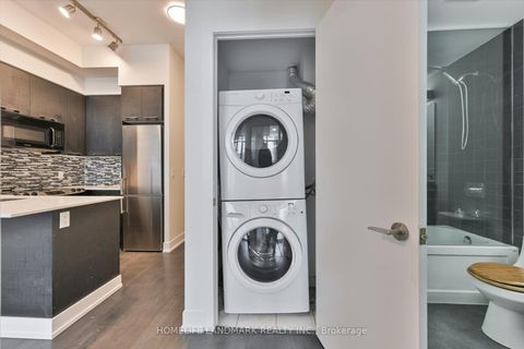 Photo 19 at Lph20 - 9471 Yonge Street, Observatory, Richmond Hill