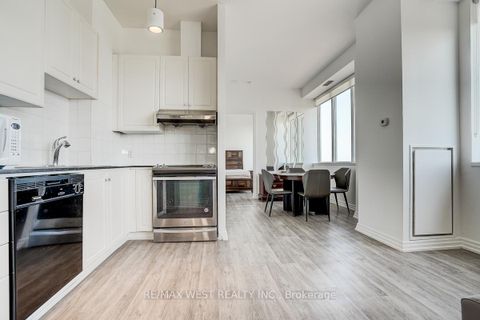 Photo 10 at 1001 - 797 Don Mills Road, Flemingdon Park, Toronto