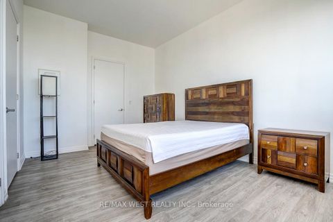 Photo 14 at 1001 - 797 Don Mills Road, Flemingdon Park, Toronto