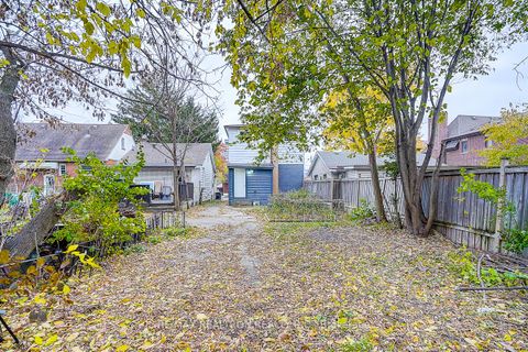 Photo 4 at 34 Patricia Avenue, Newtonbrook West, Toronto