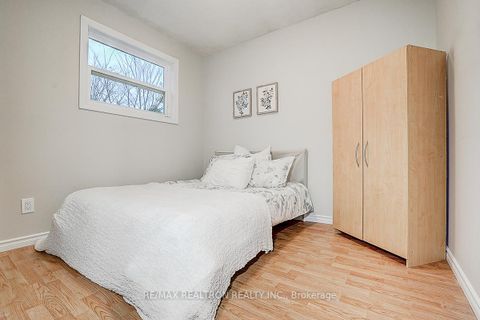 Photo 26 at 34 Patricia Avenue, Newtonbrook West, Toronto