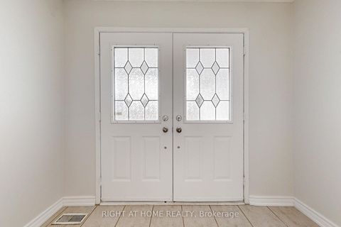 Photo 2 at 10 Pascoe Drive, Cornell, Markham