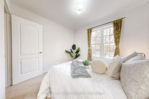 Photo 25 at 10 Pascoe Drive, Cornell, Markham