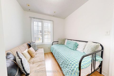 Photo 7 at 17 - 55 Cedarcroft Boulevard, Branson, Toronto