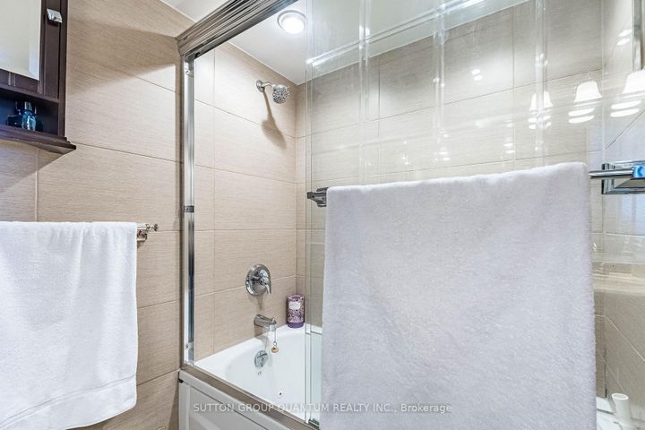 Photo 25 at Ph04 - 1360 Rathburn Road E, Rathwood, Mississauga