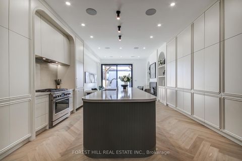 Photo 9 at 21 Foxley Street, Bellwoods, Toronto