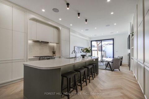 Photo 10 at 21 Foxley Street, Bellwoods, Toronto