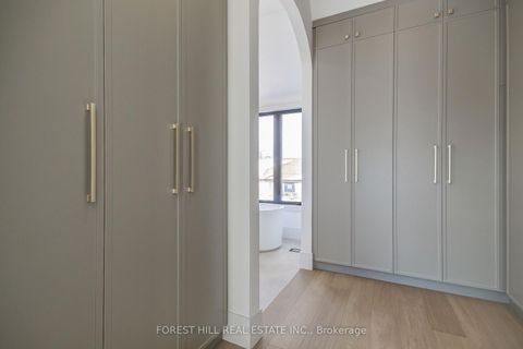 Photo 26 at 21 Foxley Street, Bellwoods, Toronto