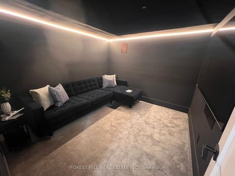 Photo 33 at 21 Foxley Street, Bellwoods, Toronto