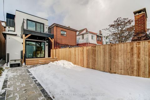 Photo 37 at 21 Foxley Street, Bellwoods, Toronto