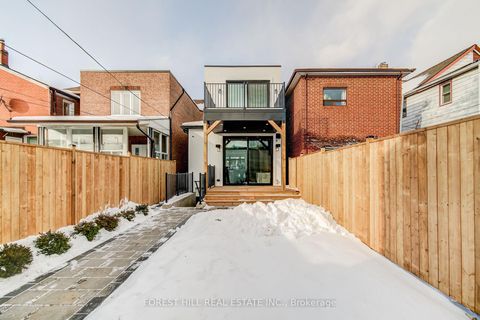 Photo 39 at 21 Foxley Street, Bellwoods, Toronto