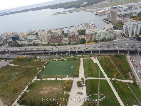 Photo 10 at 4809 - 21 Iceboat Terrace, Waterfront Communities C1, Toronto