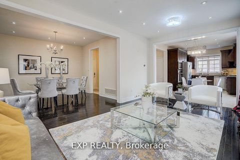 Photo 8 at 116 Dunlop Street, Crosby, Richmond Hill