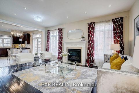 Photo 12 at 116 Dunlop Street, Crosby, Richmond Hill