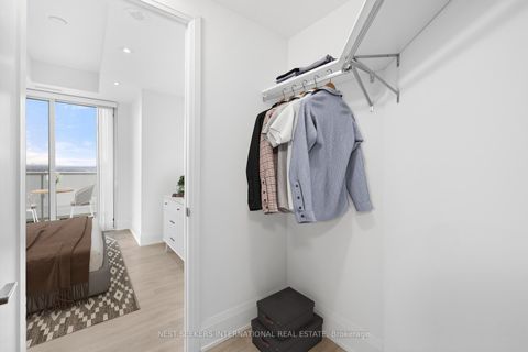 Photo 13 at 2802 - 101 Erskine Avenue, Mount Pleasant West, Toronto