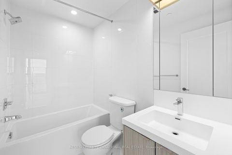 Photo 14 at 2802 - 101 Erskine Avenue, Mount Pleasant West, Toronto