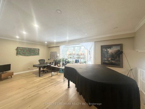 Photo 7 at 70 Maple Grove Avenue, Oak Ridges, Richmond Hill