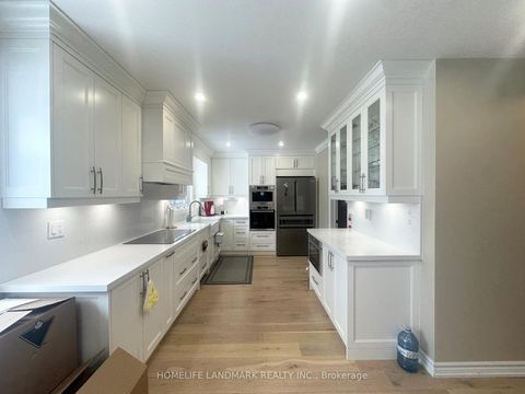 Photo 11 at 70 Maple Grove Avenue, Oak Ridges, Richmond Hill