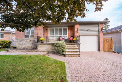 Photo 3 at 36 Midcroft Drive, Malvern West, Toronto