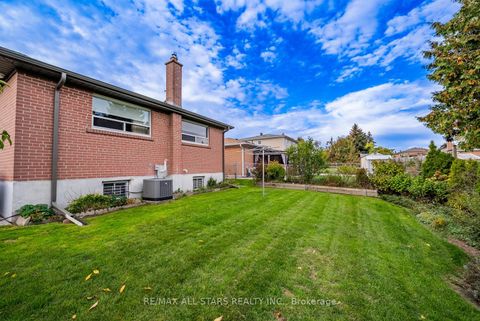 Photo 35 at 36 Midcroft Drive, Malvern West, Toronto