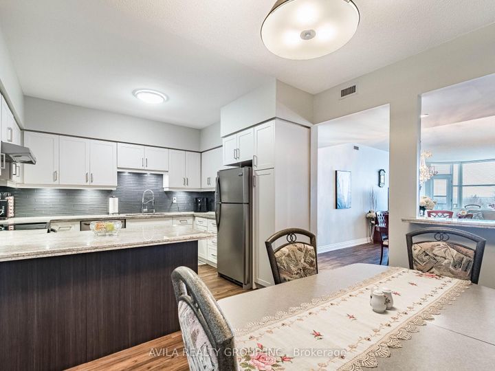 Photo 17 at 408 - 2199 Sixth Line, RO River Oaks, Oakville