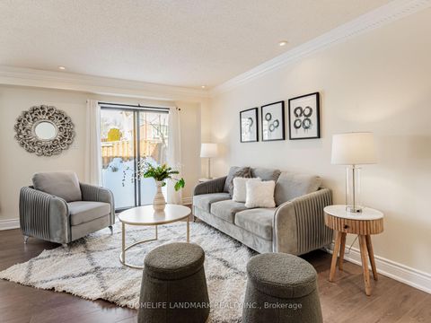 Photo 10 at 36 Greenbelt Crescent, North Richvale, Richmond Hill