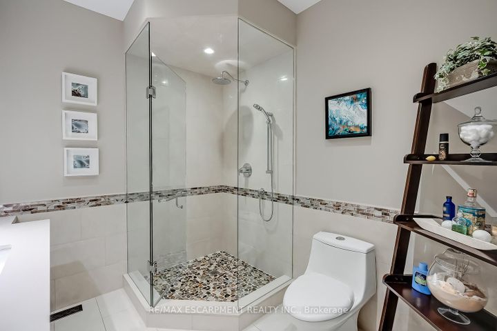 Photo 25 at 4304 Taywood Drive, Rose, Burlington