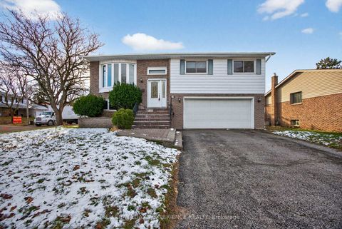 Photo 0 at 19 Debra Crescent, Allandale Heights, Barrie