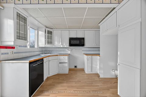 Photo 20 at 19 Debra Crescent, Allandale Heights, Barrie