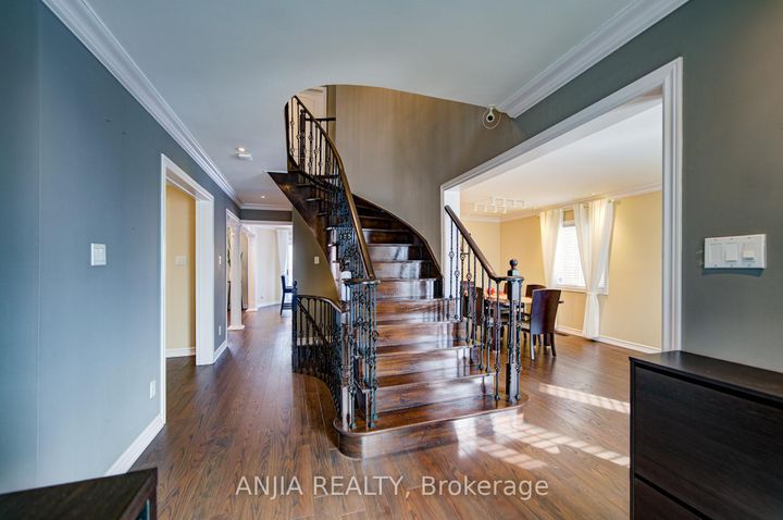 Photo 6 at 3435 Grand Park Drive, Fairview, Mississauga