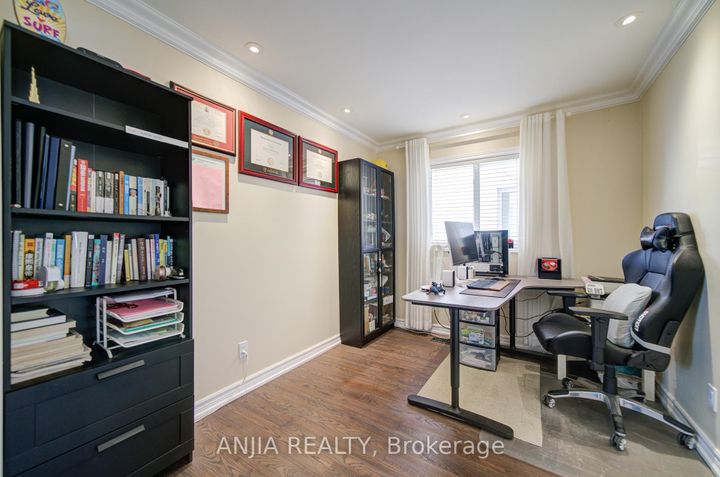 Photo 12 at 3435 Grand Park Drive, Fairview, Mississauga