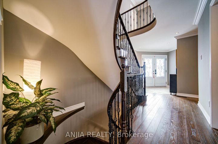 Photo 13 at 3435 Grand Park Drive, Fairview, Mississauga