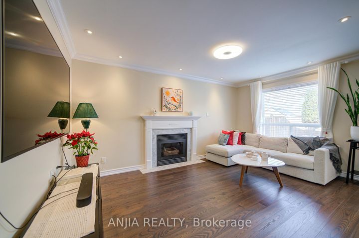 Photo 14 at 3435 Grand Park Drive, Fairview, Mississauga