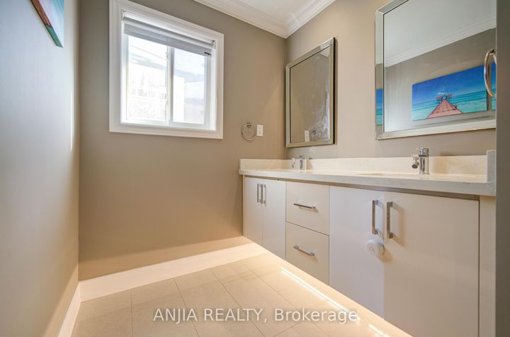 Photo 22 at 3435 Grand Park Drive, Fairview, Mississauga