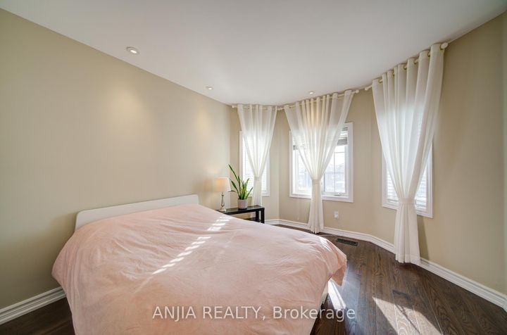 Photo 27 at 3435 Grand Park Drive, Fairview, Mississauga