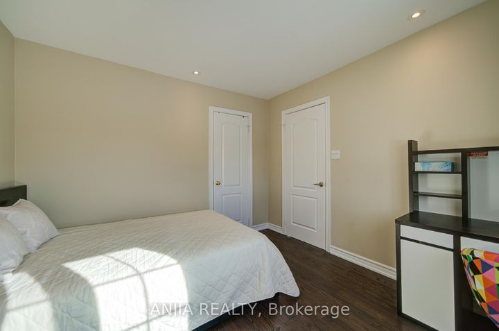 Photo 29 at 3435 Grand Park Drive, Fairview, Mississauga