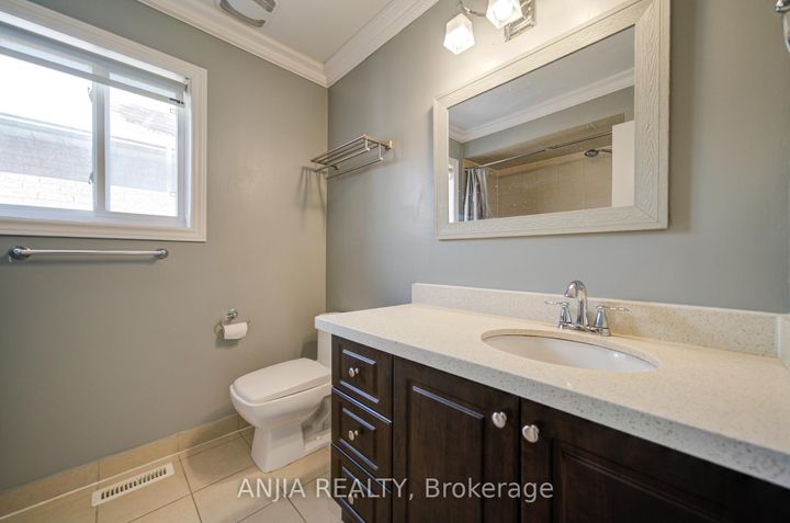 Photo 32 at 3435 Grand Park Drive, Fairview, Mississauga