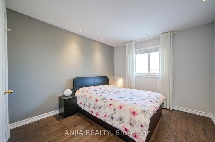 Photo 34 at 3435 Grand Park Drive, Fairview, Mississauga