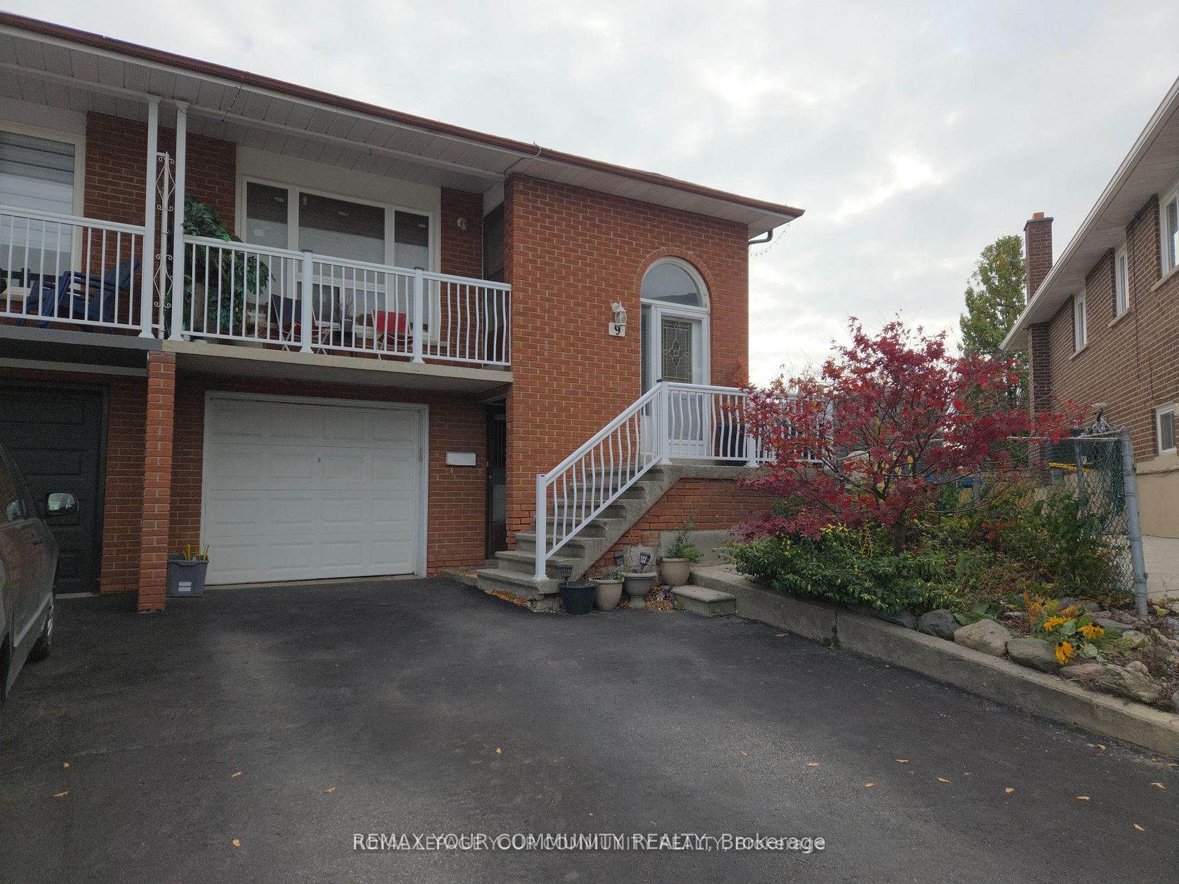 9 Stocco Court, West Woodbridge, Vaughan photo number 2