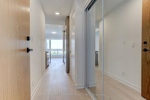 Photo 6 at B-532 - 7950 Bathurst Street, Beverley Glen, Vaughan