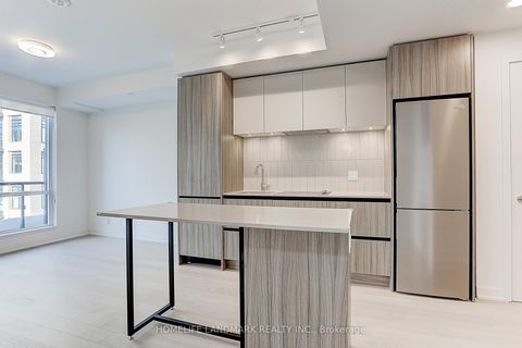 Photo 11 at B-532 - 7950 Bathurst Street, Beverley Glen, Vaughan