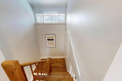 Photo 17 at 26 Balaby Crescent, Don Mills, Toronto